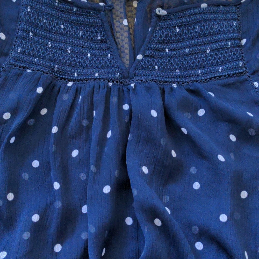 ABERCROMBIE & FITCH blue polka dot shirt